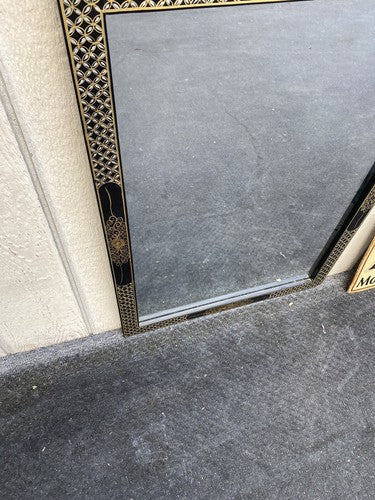 64914 Oriental Decorator Figural Mirror