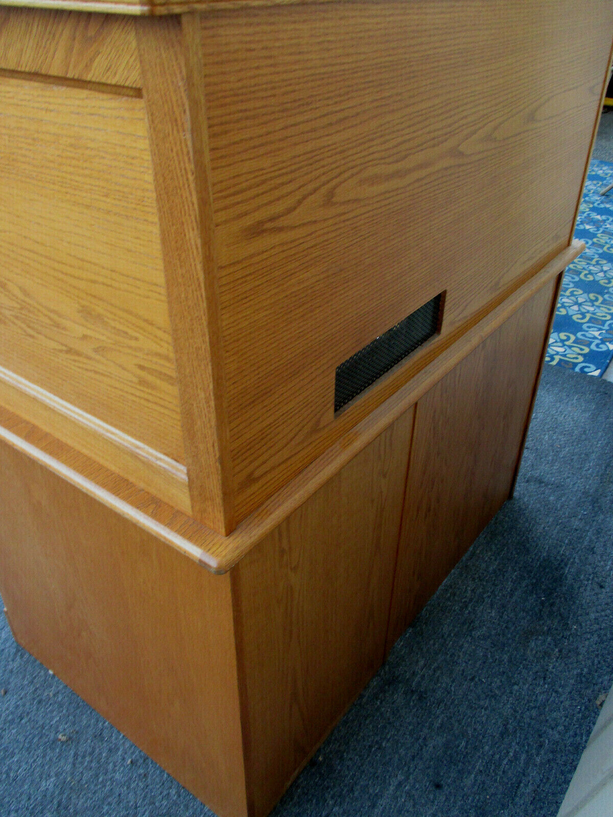 62628 WINNERS ONLY Oak Roll Top Desk w/ Swivel Office Chair
