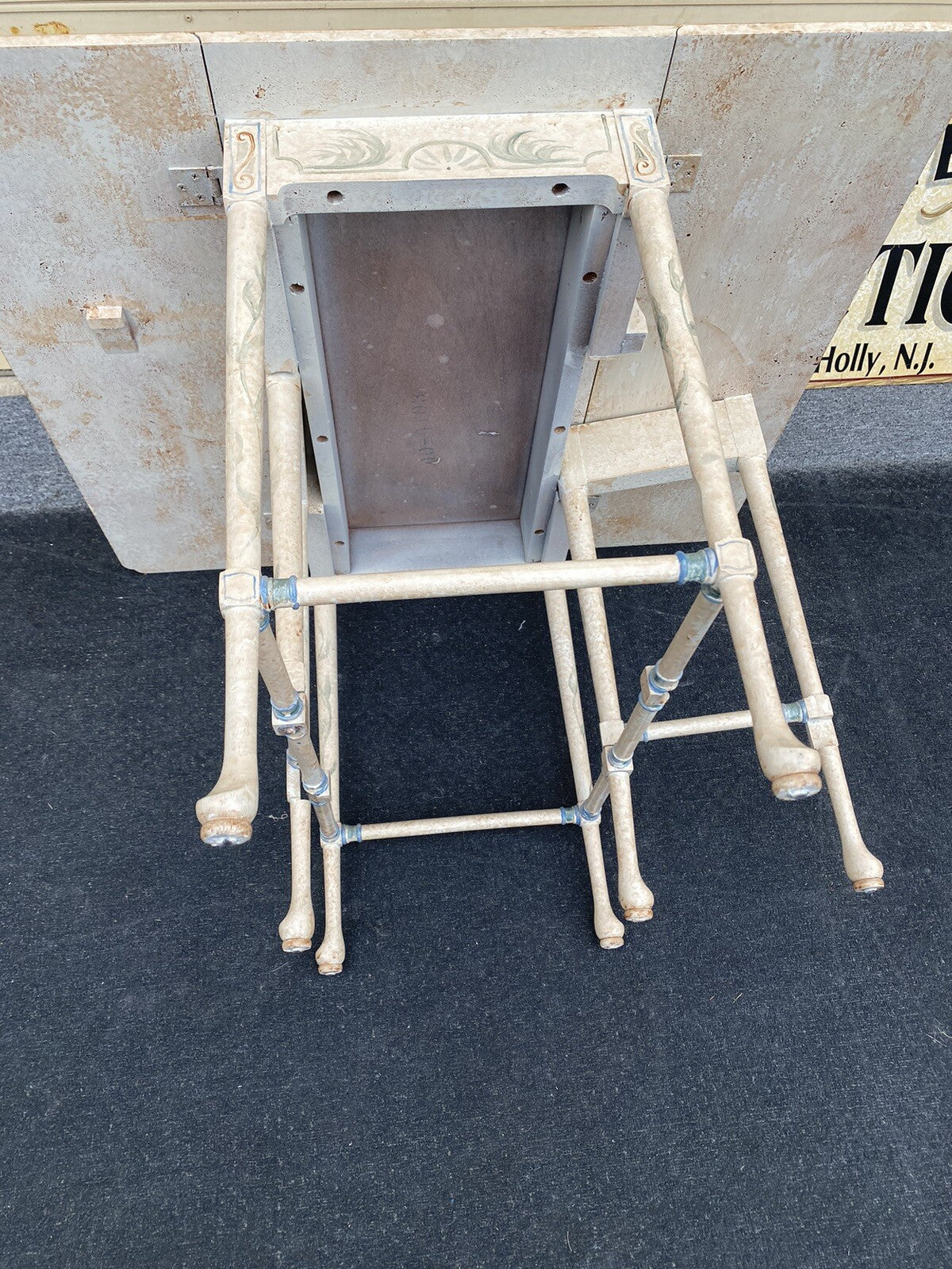 66040 Hand Painted Drop Leaf Coffee / End Table Stand