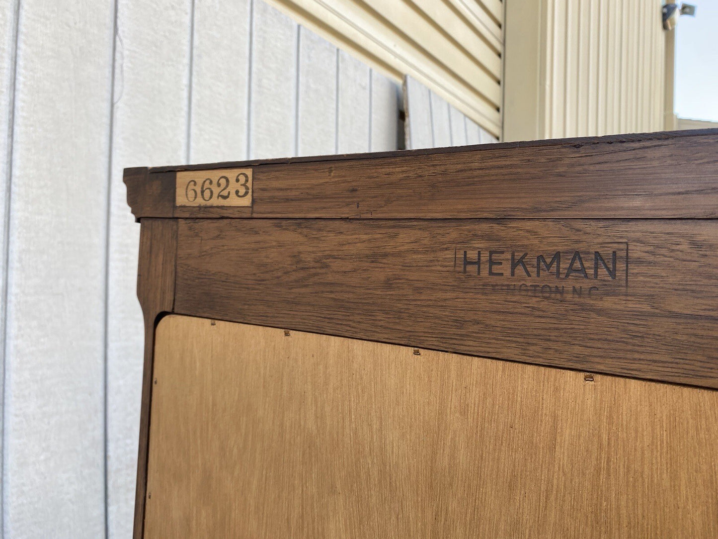 64836 HEKMAN Louis XV Lighted Curio China Cabinet