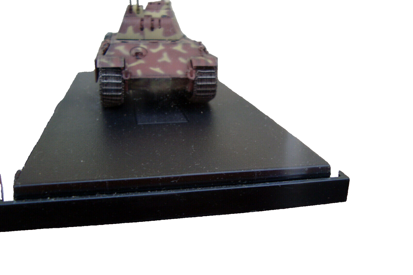 ES15 - 3 Military Tanks in Showcases