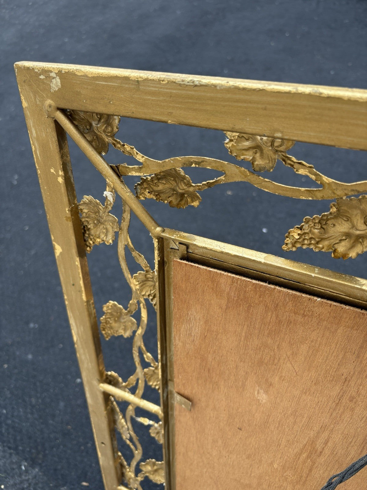 66706 Fancy Gold Decorator Metal Mirror with Leafs