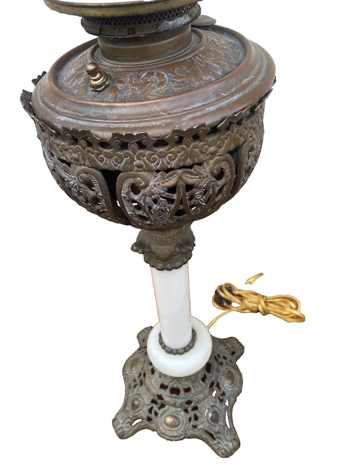 64951 Antique Victorian Oil Lamp with glass globe