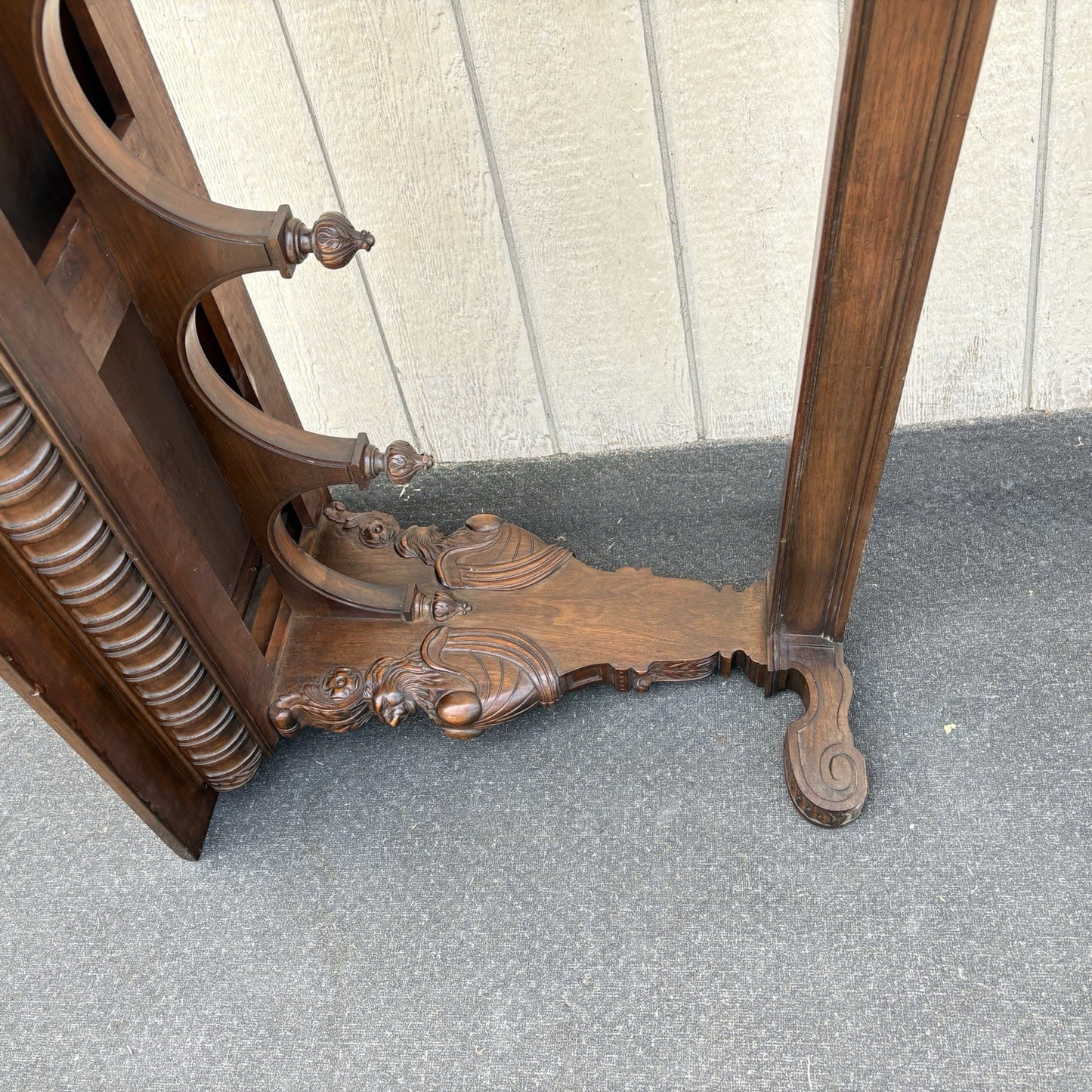 65236 Antique Solid Mahogany Hand Carved Figural Gryphon Sofa Table Sideboard