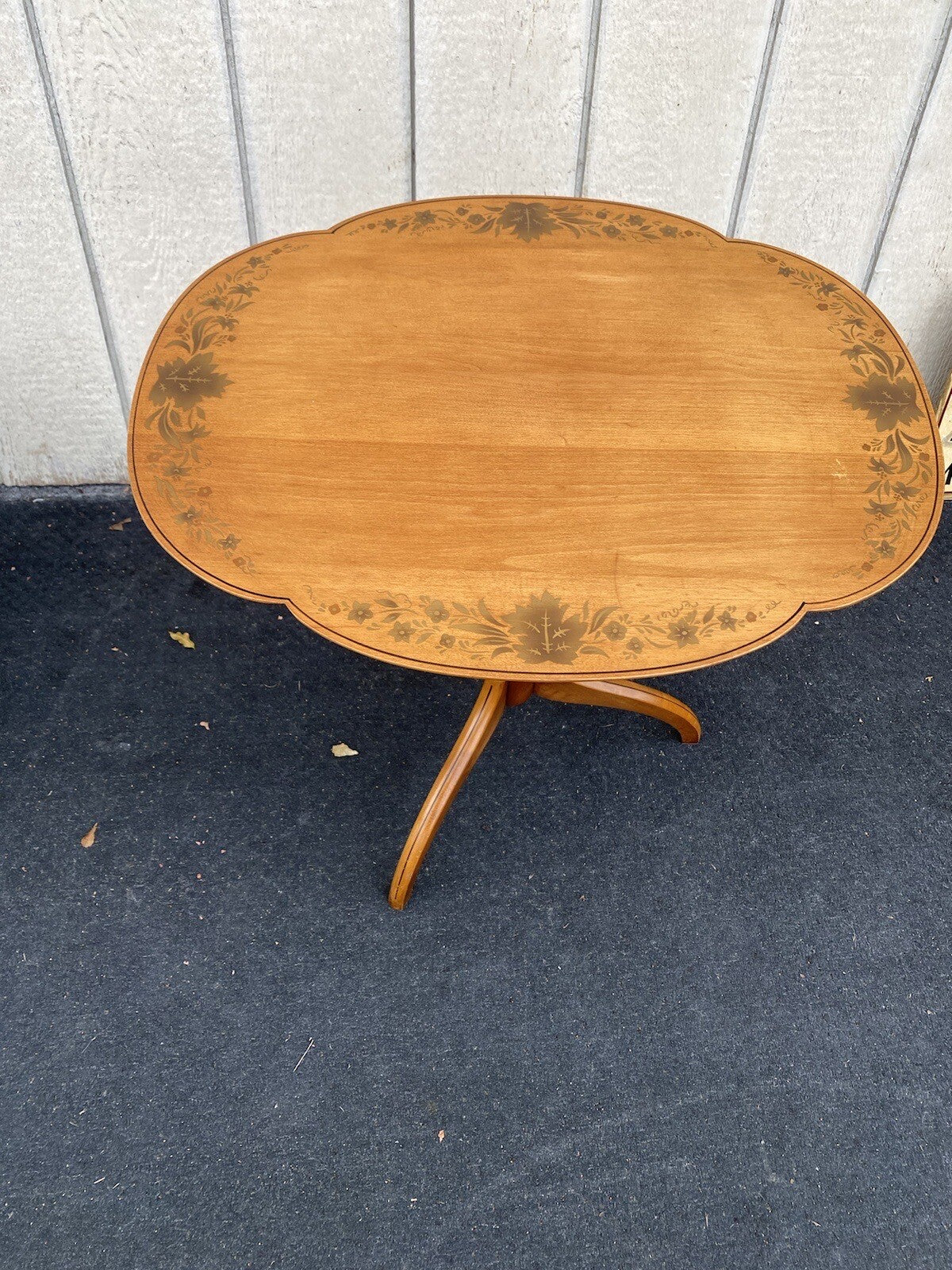64962 HITCHCOCK Tilt Top Maple Table