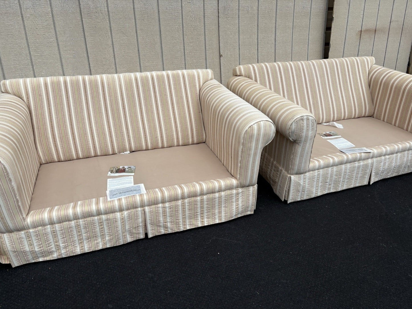 66861 + 66862 : PAIR KLAUSSNER Furniture Loveseat Sofa Chairs Very COMFORTABLE