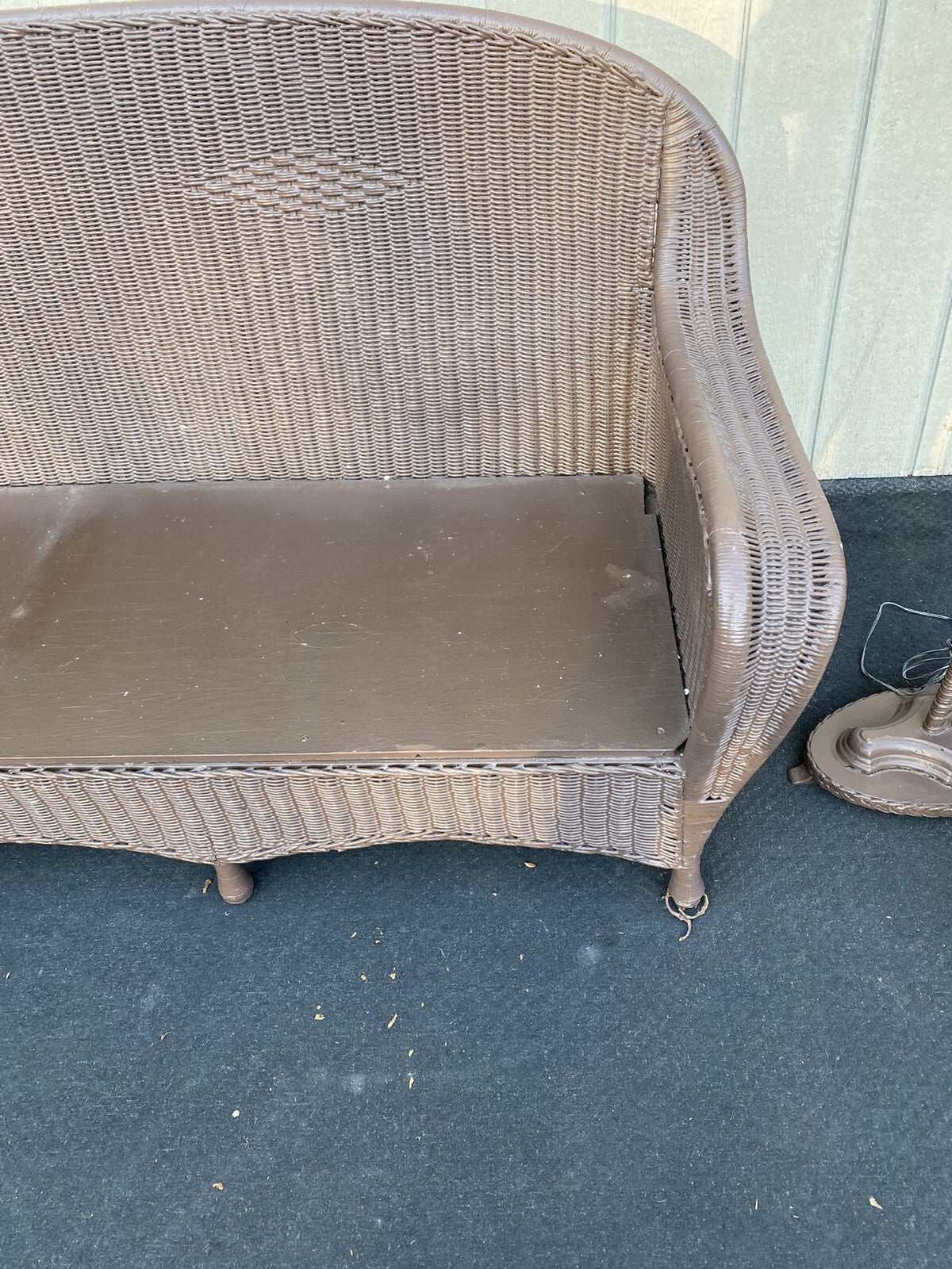 66020 Antique Victorian Wicker Sofa Couch Armchair Chair with 2 lamps