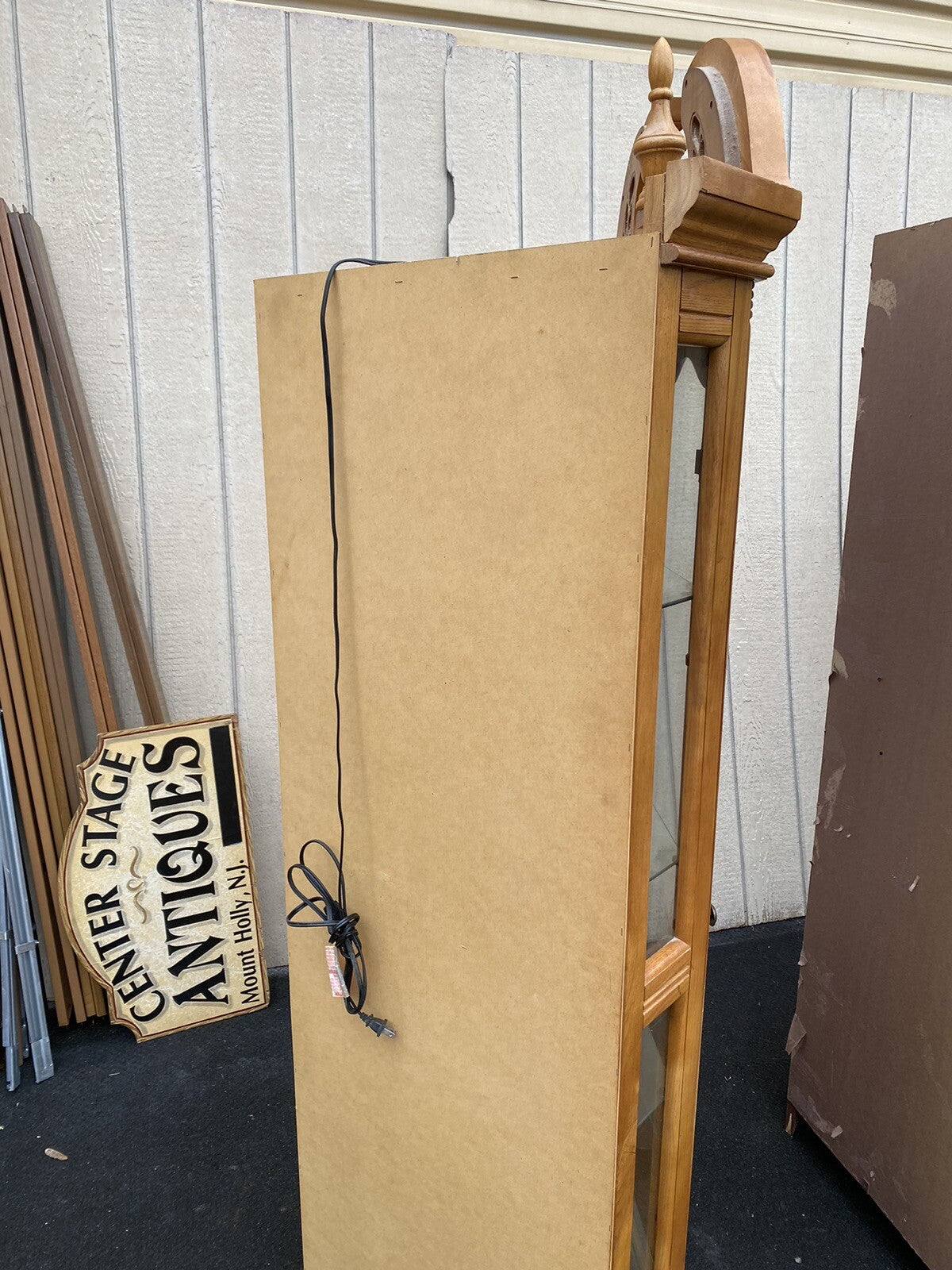 65091      Oak Corner Curio Cabinet with Plate Glass Shelves     (BN 05)