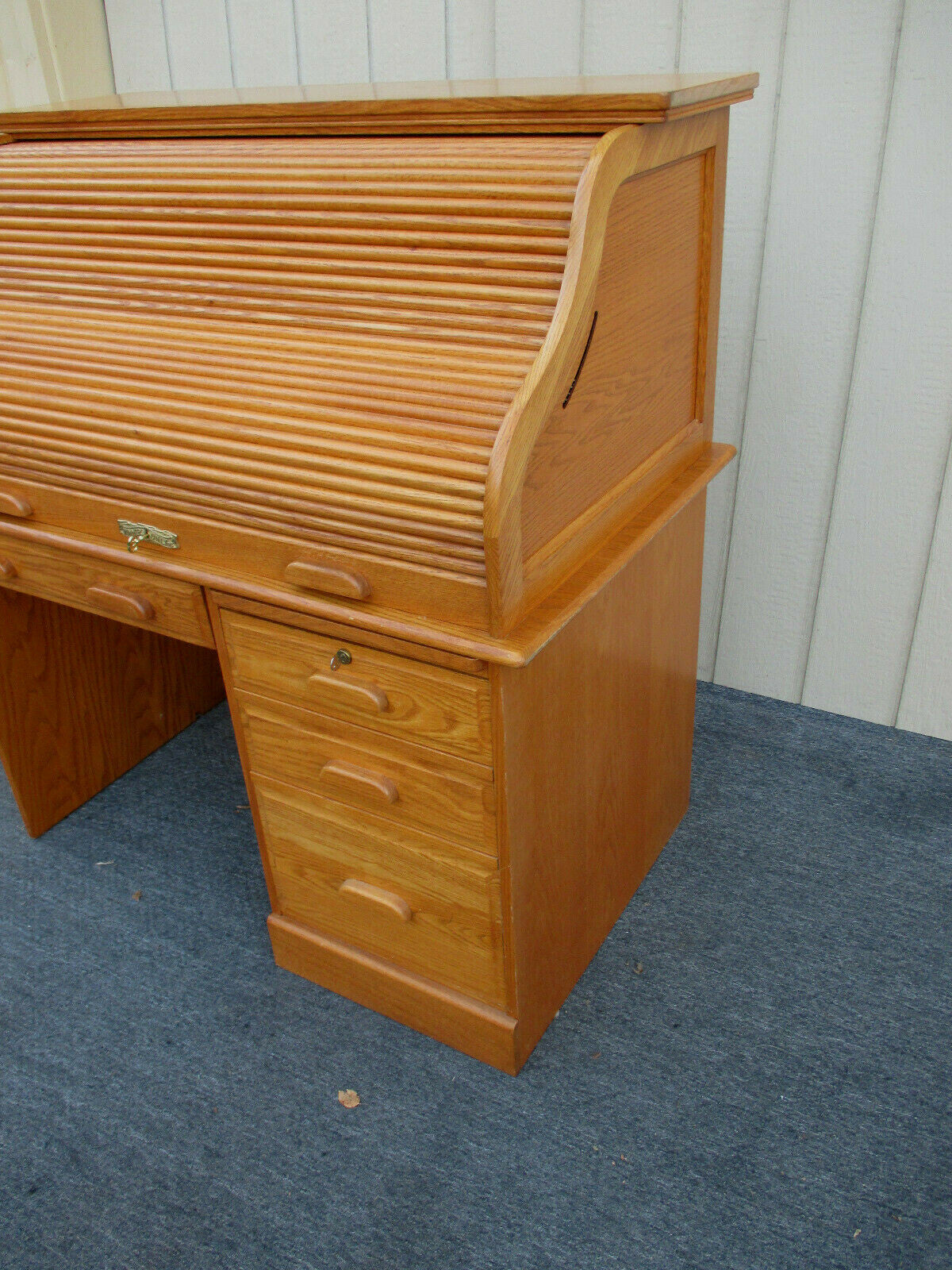 62628 WINNERS ONLY Oak Roll Top Desk w/ Swivel Office Chair