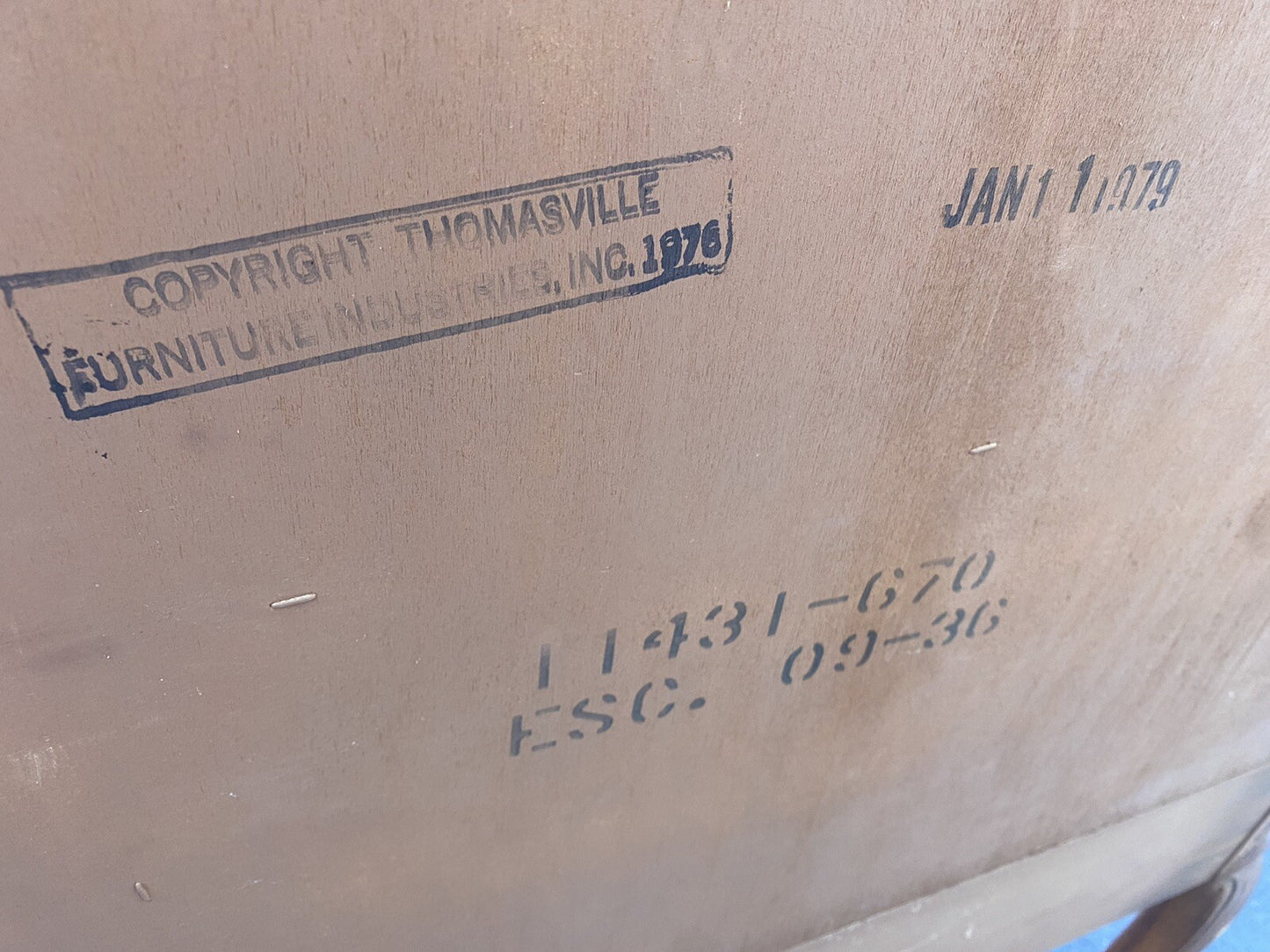 66017 THOMASVILLE Oak French Country W/ Bookcase Top