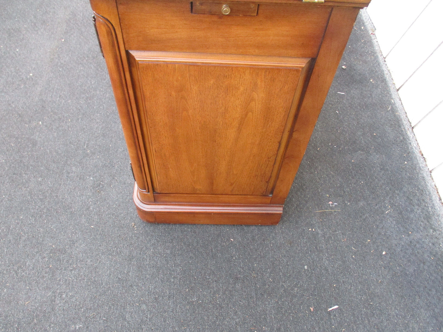 64112 Solid Maple White Furniture Bar Cart Sideboard Server Cabinet