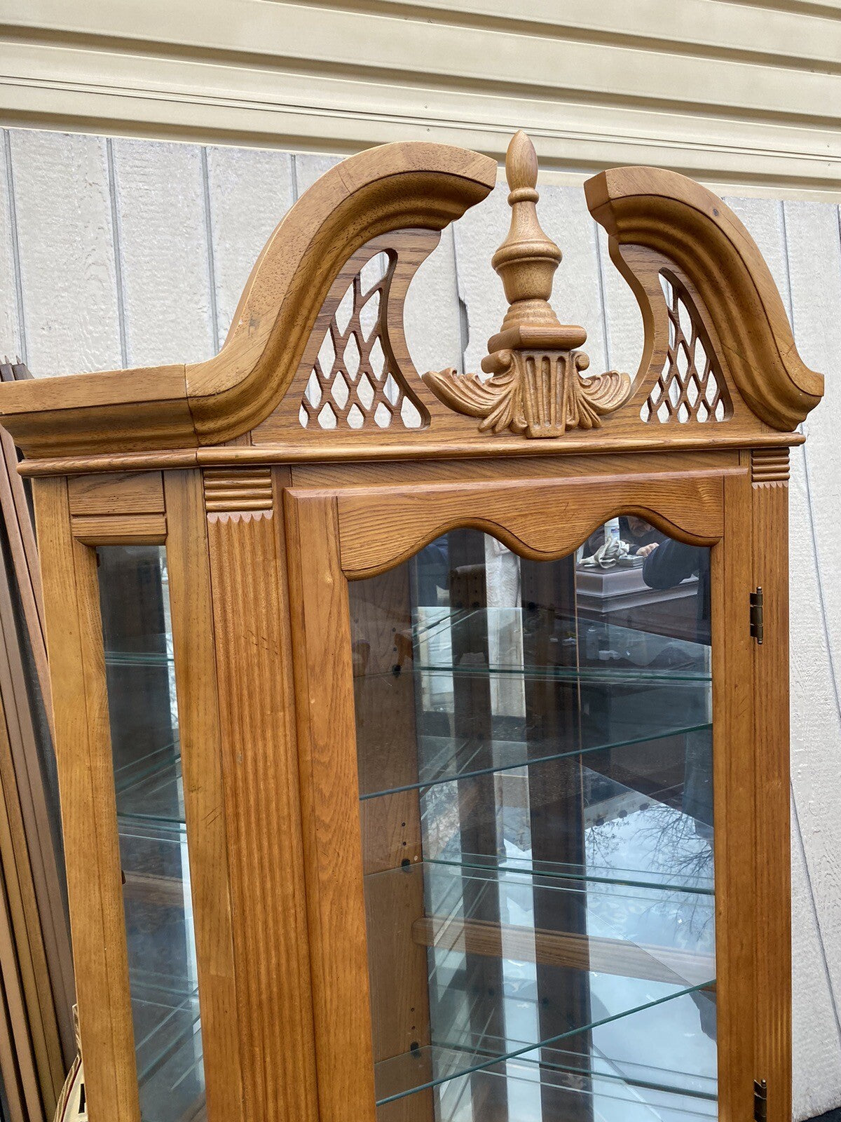 65091      Oak Corner Curio Cabinet with Plate Glass Shelves     (BN 05)