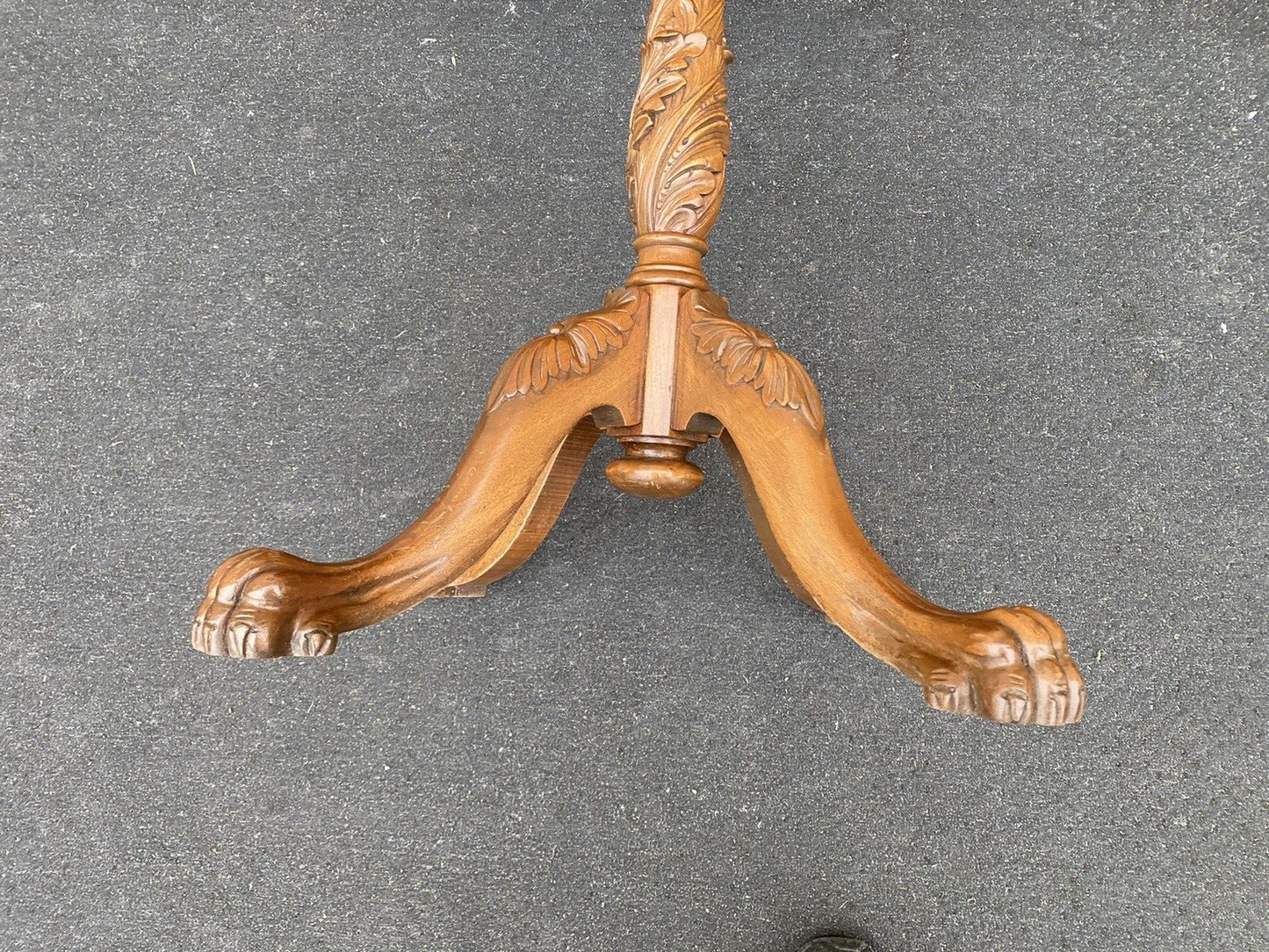 65053 Solid Mahogany Custom Hand Carved Tilt Top Lamp Table Stand
