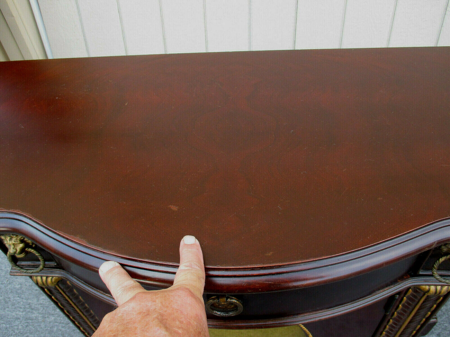 62447 Mahogany Credenza Sideboard Server Cabinet with Gold Mirrored Insert