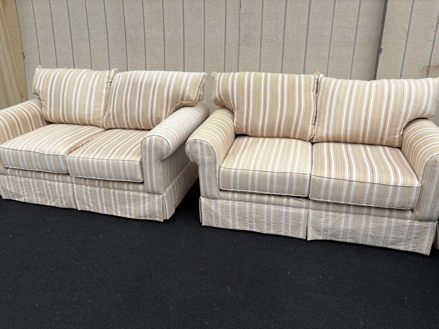 66861 + 66862 : PAIR KLAUSSNER Furniture Loveseat Sofa Chairs Very COMFORTABLE