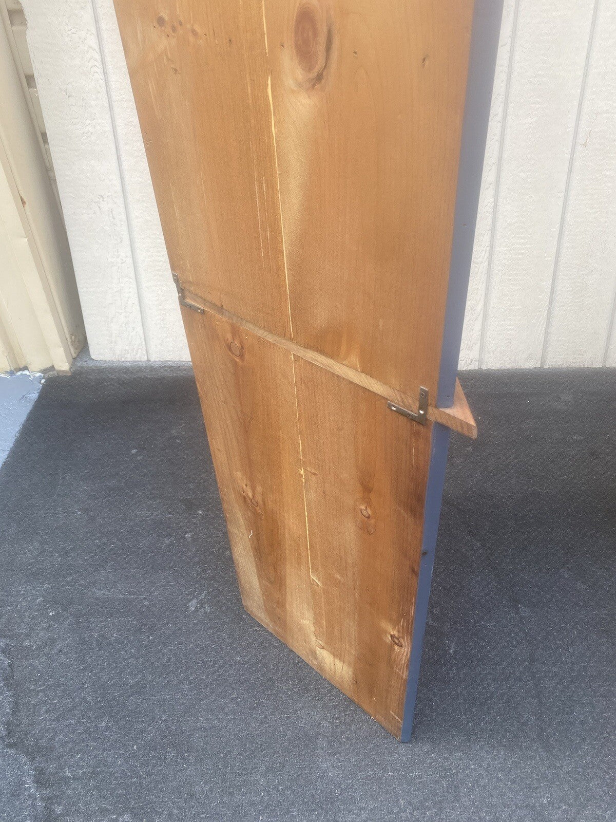 64580 Pine Country Corner Cabinet