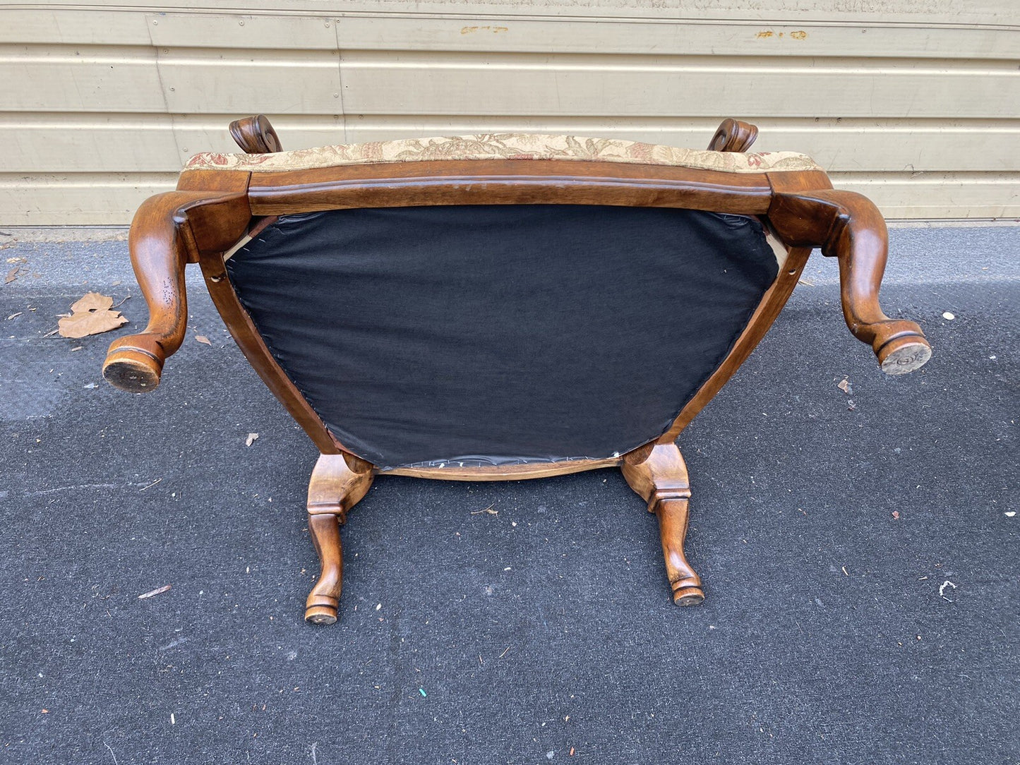 65790 Large Comfortable Armchair Chair