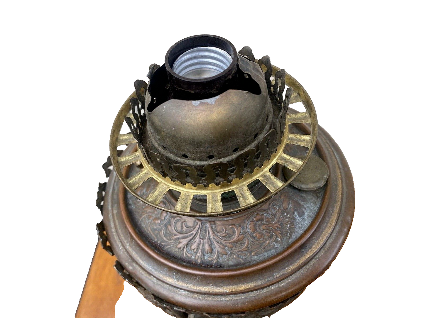 64951 Antique Victorian Oil Lamp with glass globe