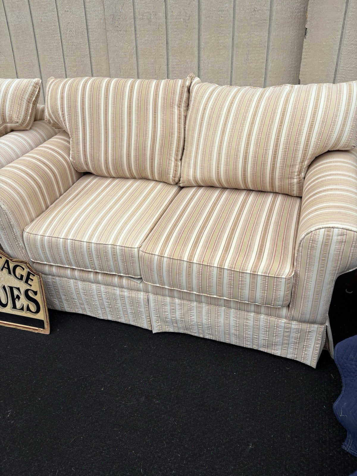 66861 + 66862 : PAIR KLAUSSNER Furniture Loveseat Sofa Chairs Very COMFORTABLE