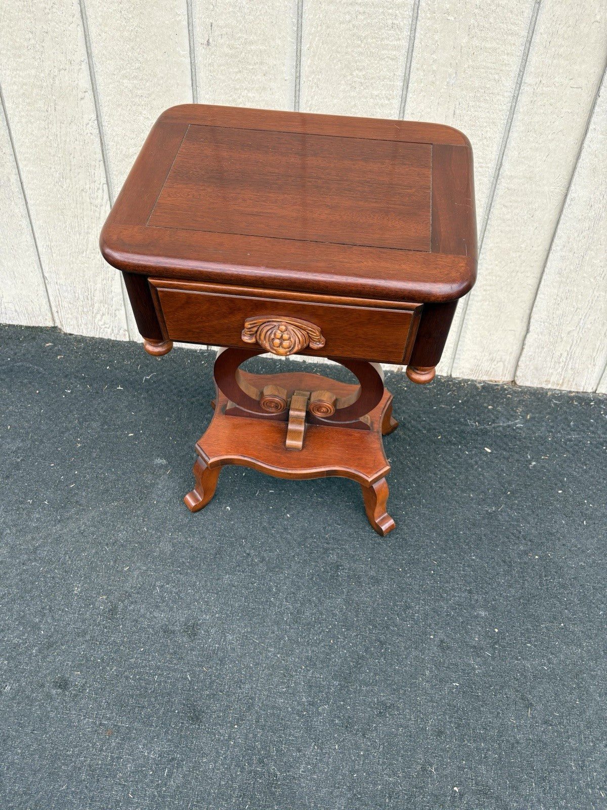 66727 Dixie Furniture Mahogany Dresser Chest Wood Carved Drawer Pulls
