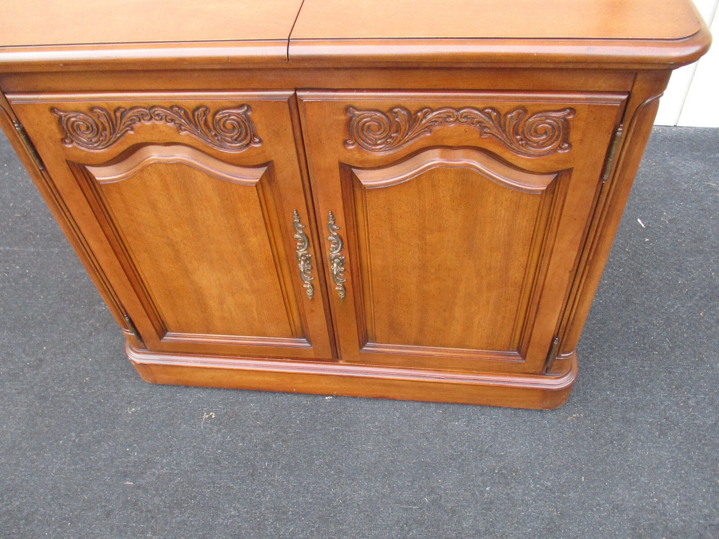 64112 Solid Maple White Furniture Bar Cart Sideboard Server Cabinet