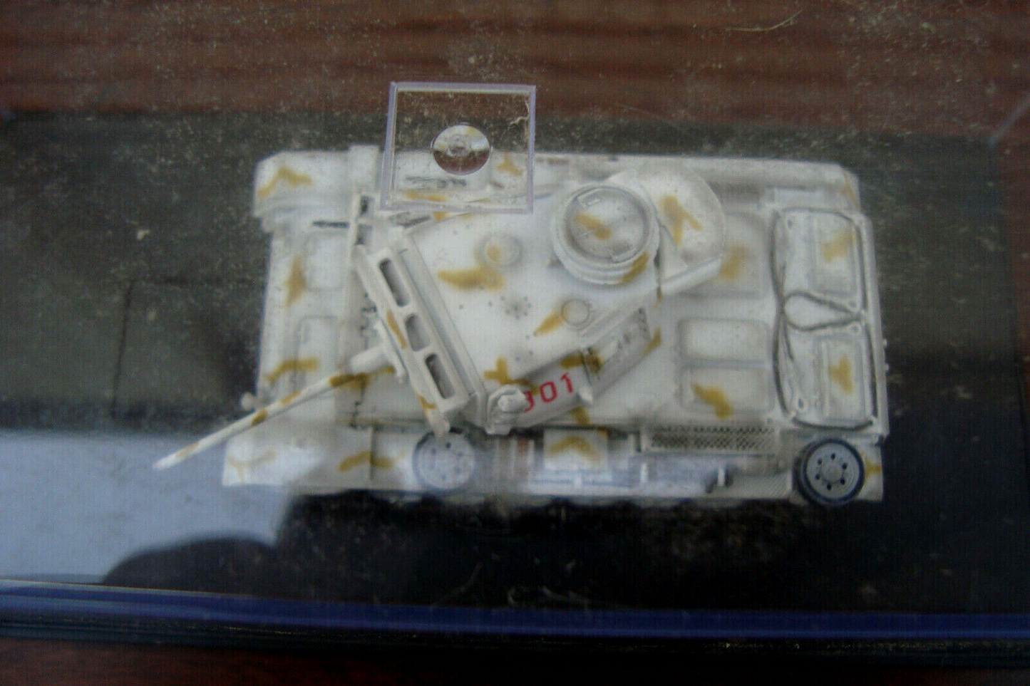ES15 - 3 Military Tanks in Showcases
