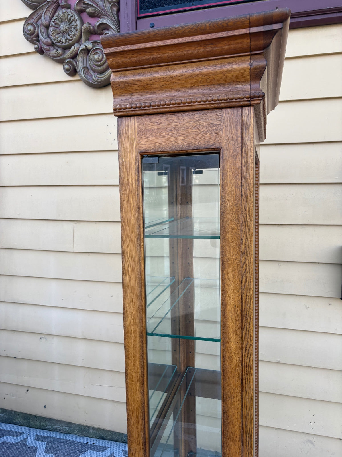 68202 Oak Curio Cabinet with Etched Glass and Crown Molding