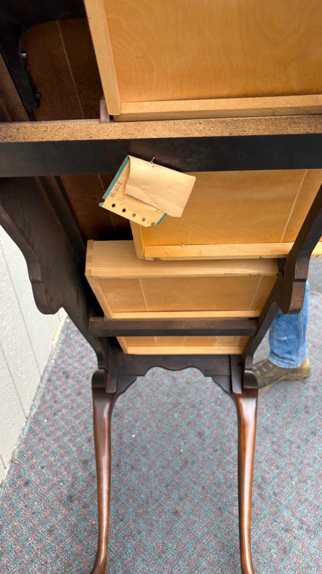 68070 Harden Queen Anne Mahogany Library Table with Pull-Out Extensions