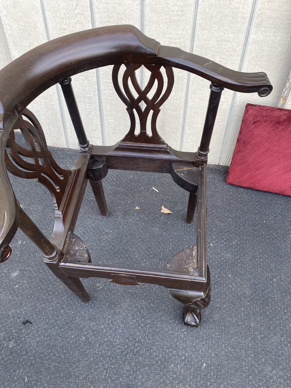 65848 Solid Mahogany Chippendale Corner Chair
