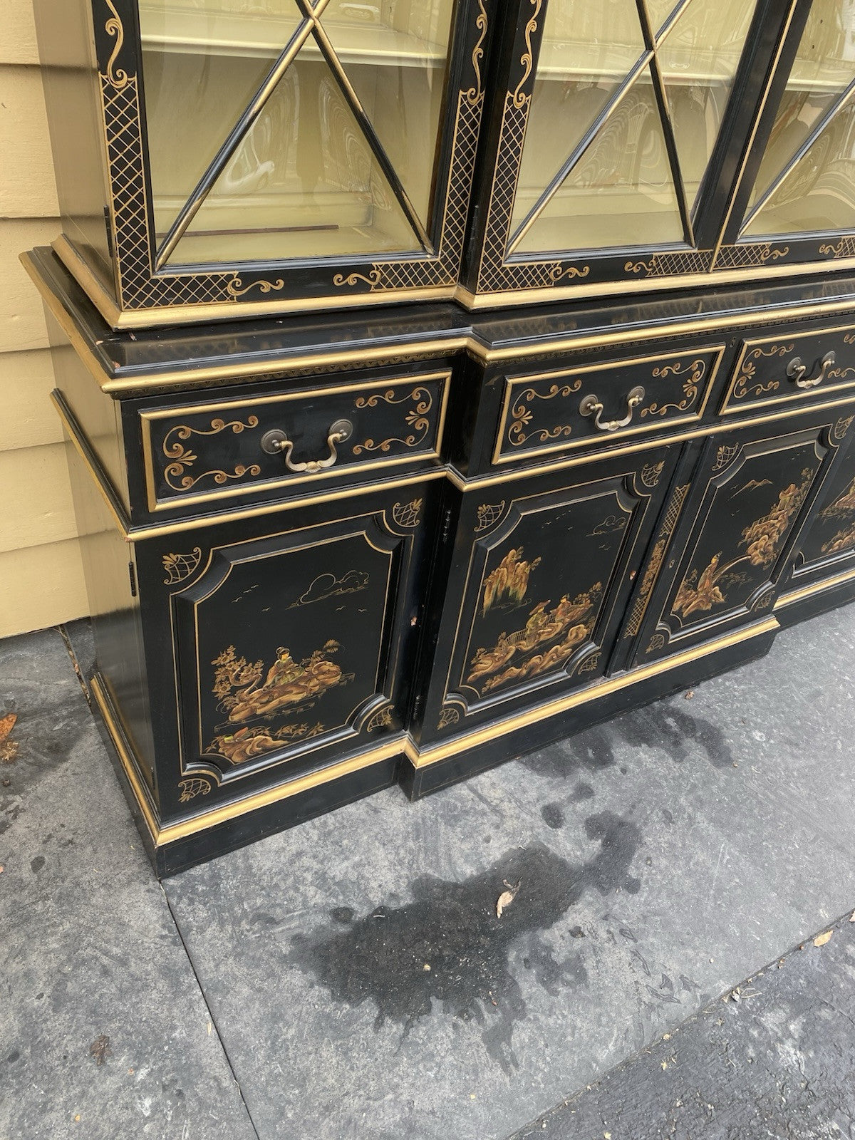 65944 Oriental KEN HILL Furniture Breakfront China Cabinet Curio