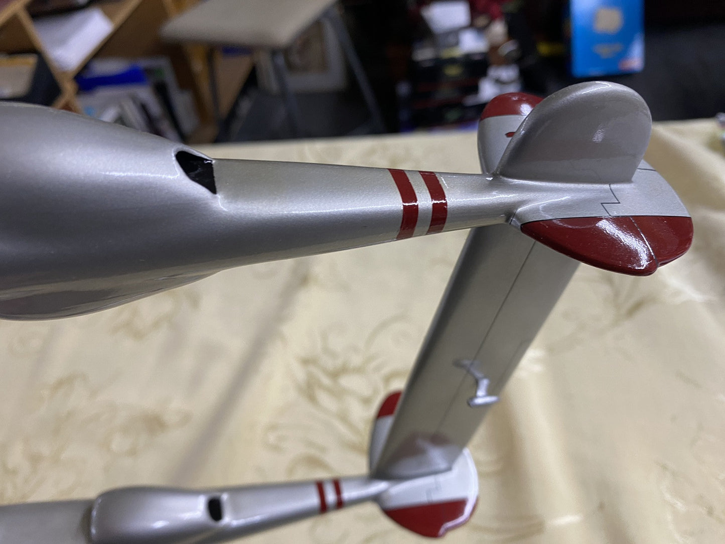 ES 220: DANBURY MINT LOCKHEED P-38 LIGHTNING AIRPLANE Plane