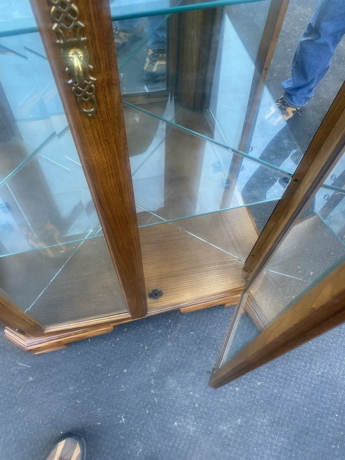 66429 Oak American of Martinsville Furniture Corner China Curio Cabinet