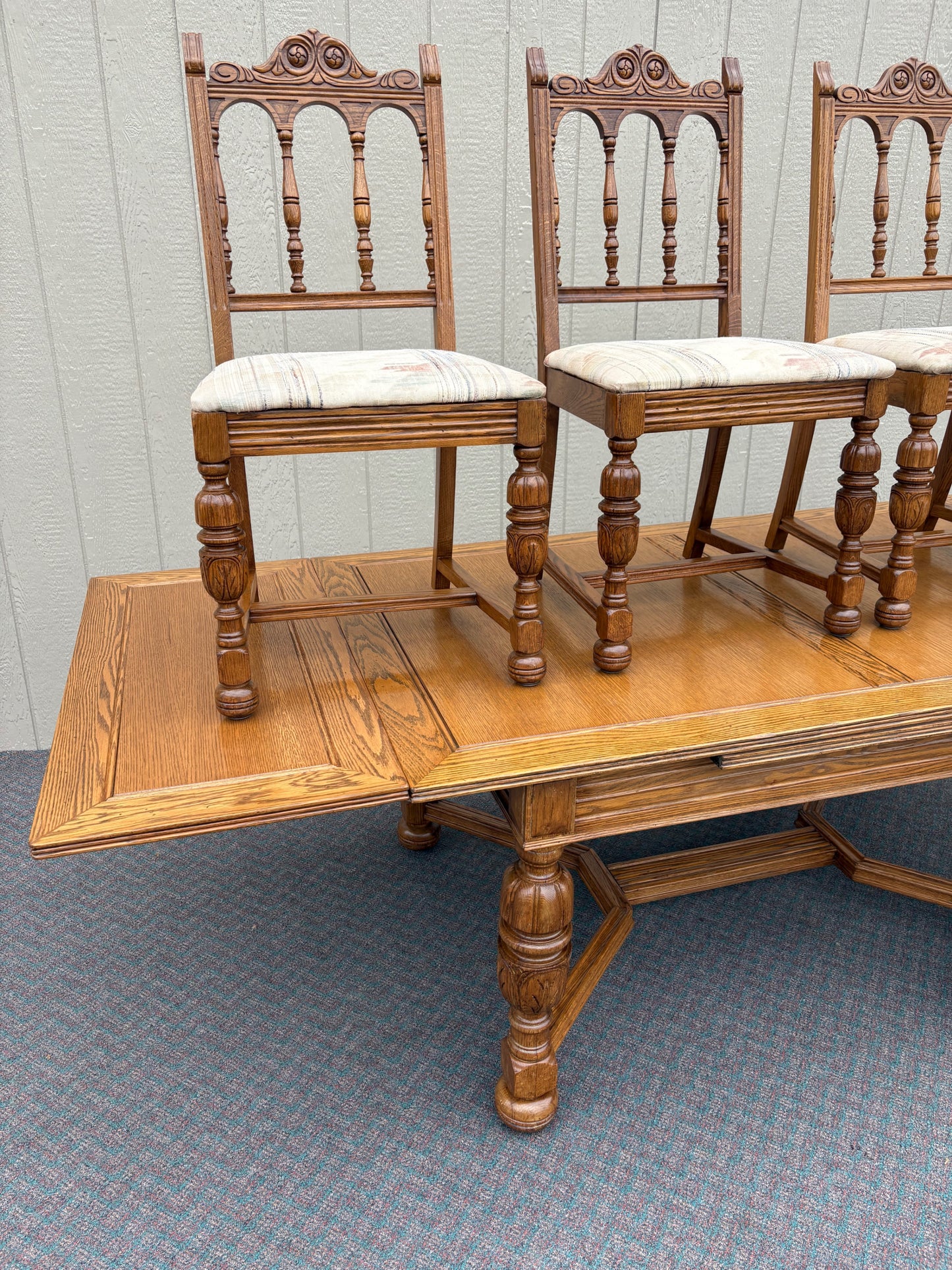 67732 Antique Oak Dining Table with Four Upholstered Chairs Set