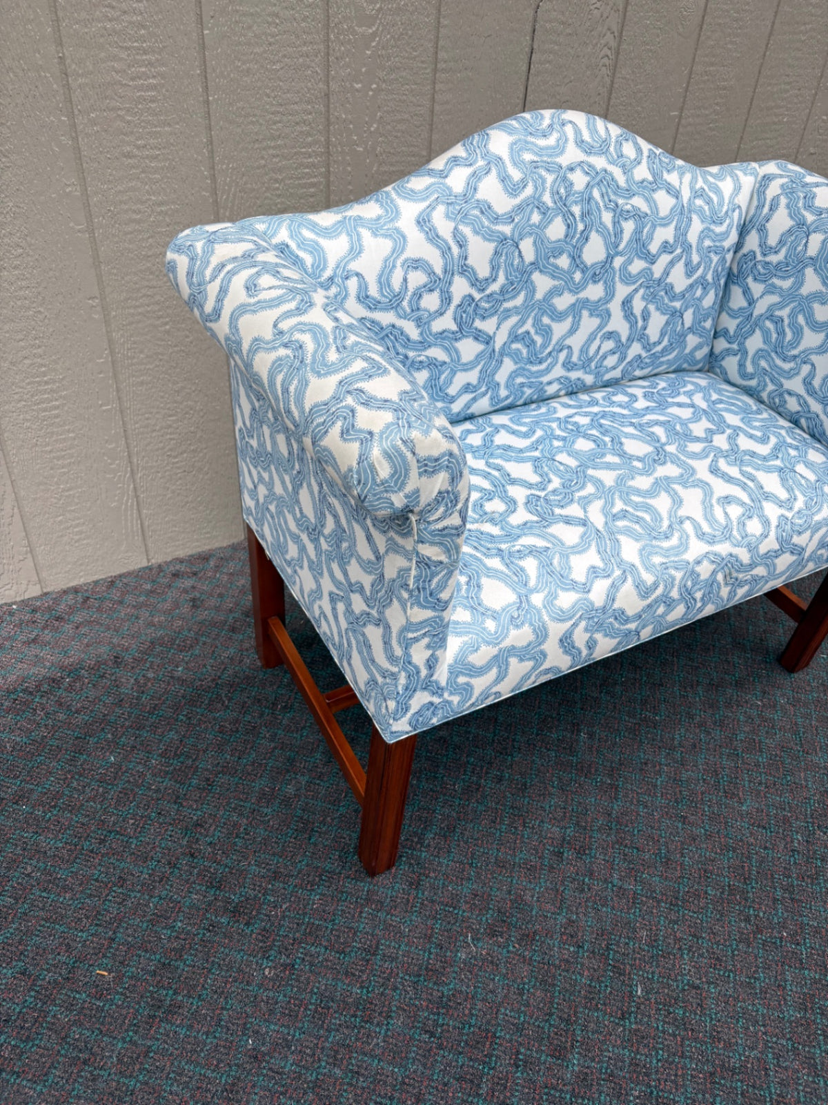 68145  Elegant Window Bench Settee with Blue Patterned Upholstery