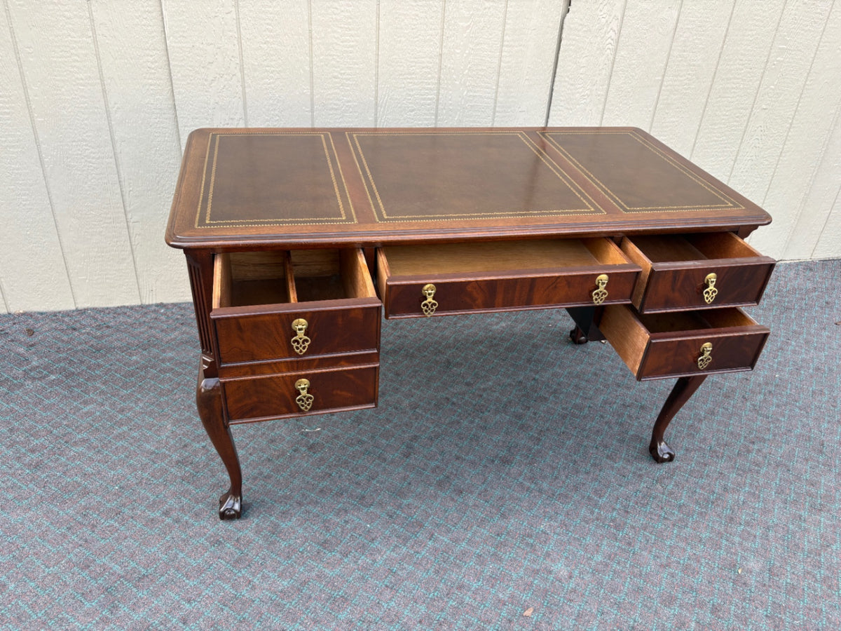 68162 Sligh Queen Anne Style Leather Top Writing Desk Mahogany
