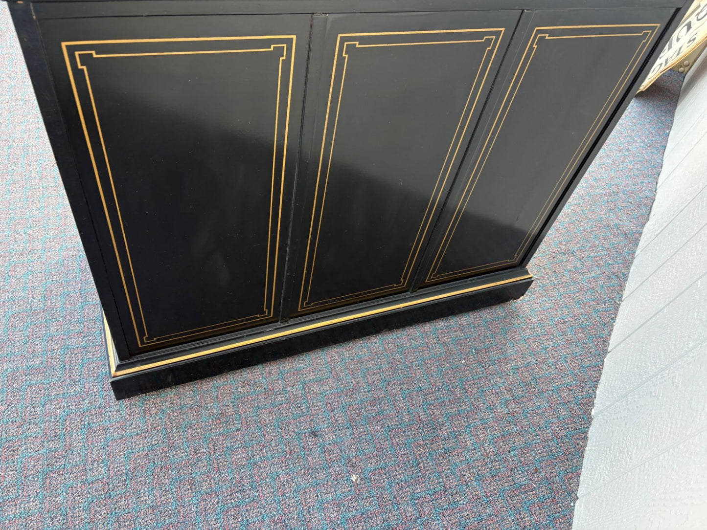 67425 Drexel Oriental Style Bar Cart with Expandable Top