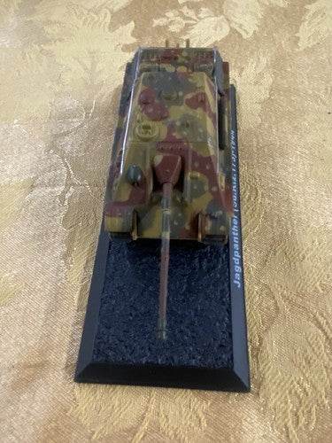 ES 48  :   3 Diecast Military Tanks with showcases  6 1/4" x 2 1/2" x 2 1/2"H