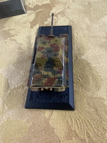 ES 48  :   3 Diecast Military Tanks with showcases  6 1/4" x 2 1/2" x 2 1/2"H