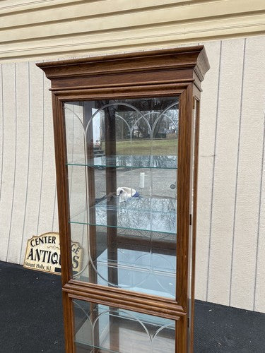 65088 BN 02: Etched Glass Reinisch Oak Curio China Cabinet