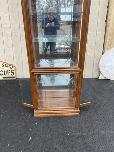 65088 BN 02: Etched Glass Reinisch Oak Curio China Cabinet
