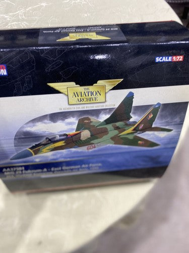 ES 207 :   Corgi AA37501 MIG 29 FULCRUM AEAST GERMANY VLadimir KOMAROW 1990