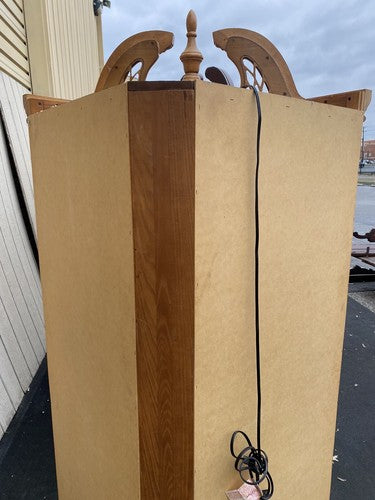 65091      Oak Corner Curio Cabinet with Plate Glass Shelves     (BN 05)