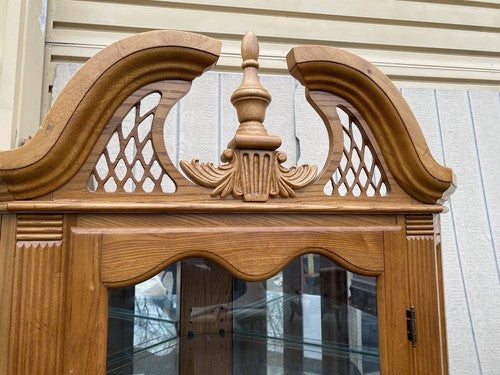 65091 Oak Corner Curio Cabinet with Plate Glass Shelves (BN 05)