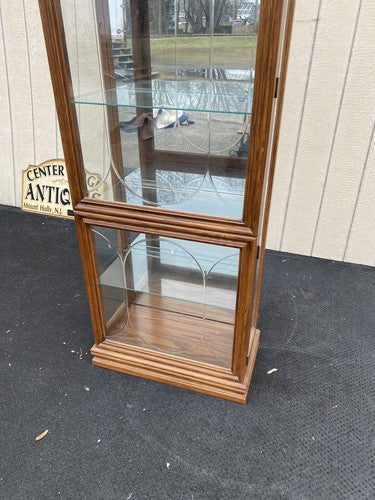 65088 BN 02: Etched Glass Reinisch Oak Curio China Cabinet