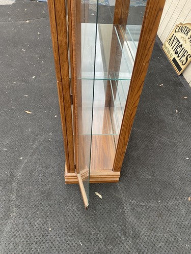 65088 BN 02: Etched Glass Reinisch Oak Curio China Cabinet