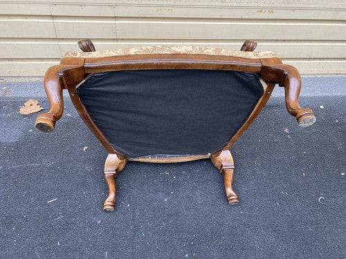 65790    Large Comfortable Armchair Chair