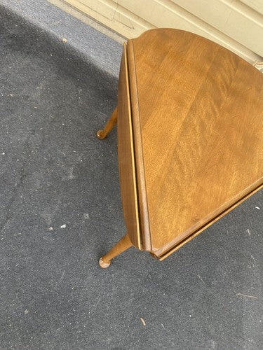 65793 ETHAN ALLEN Maple Dropside Lamp Table Stand