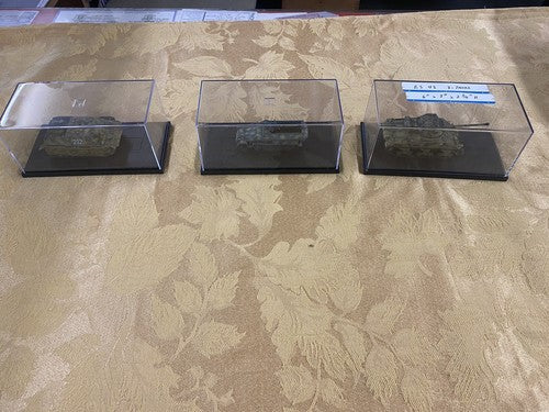 ES 43: 3 Tanks In Showcase 6" x 3" x 2 3/4"H