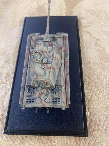 ES 46:    Group of 3  military  tanks