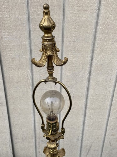 66394    Decorator Table Lamp Light with Shade Stamped  FR r258 on base